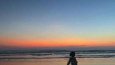 sunset di pantai seminyak bali